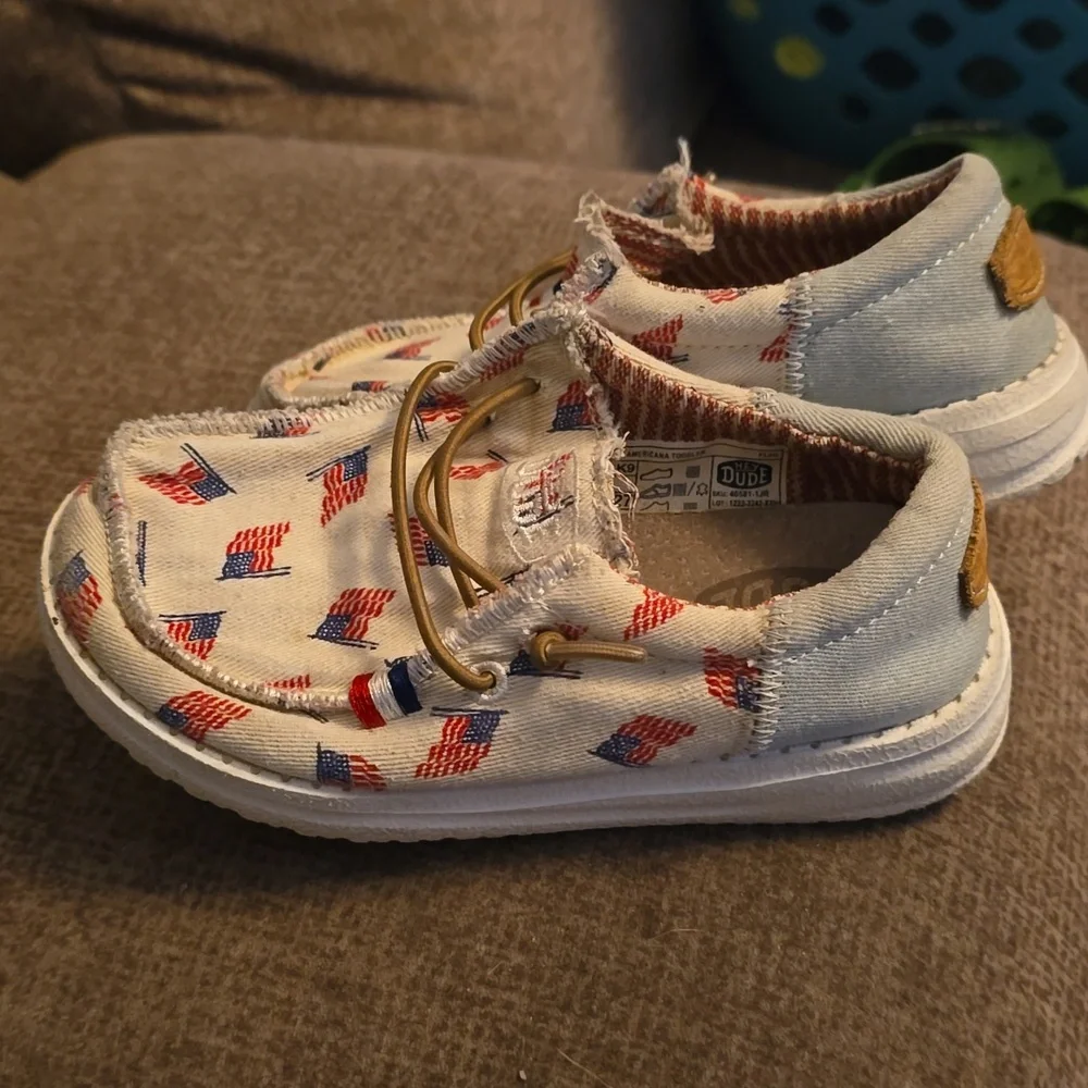 Hey Dude Kids' Moccasins - White‎ with Red and Blue Flags Size 9